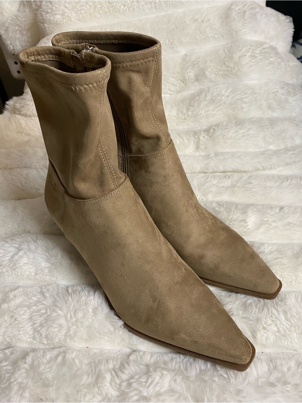 Steve Madden Stasia Taupe Women's Pointed-Toe Ankle Bootie Size 10